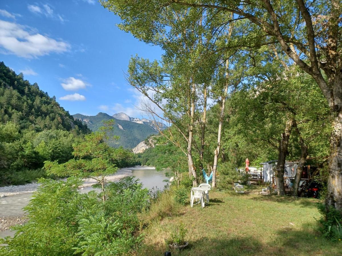 Les Acacias Hotel Vercheny Bagian luar foto