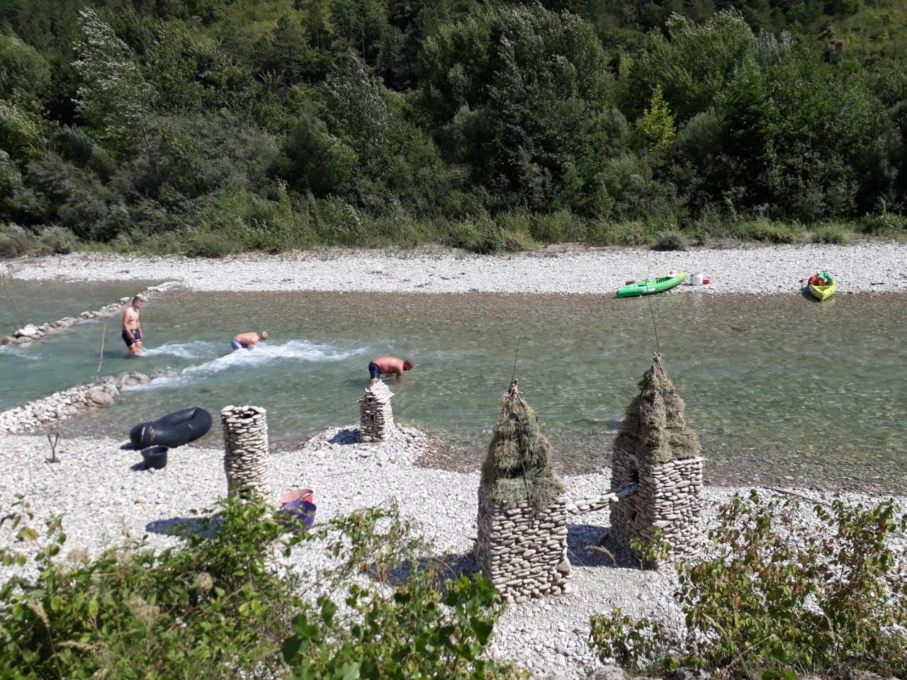 Les Acacias Hotel Vercheny Bagian luar foto