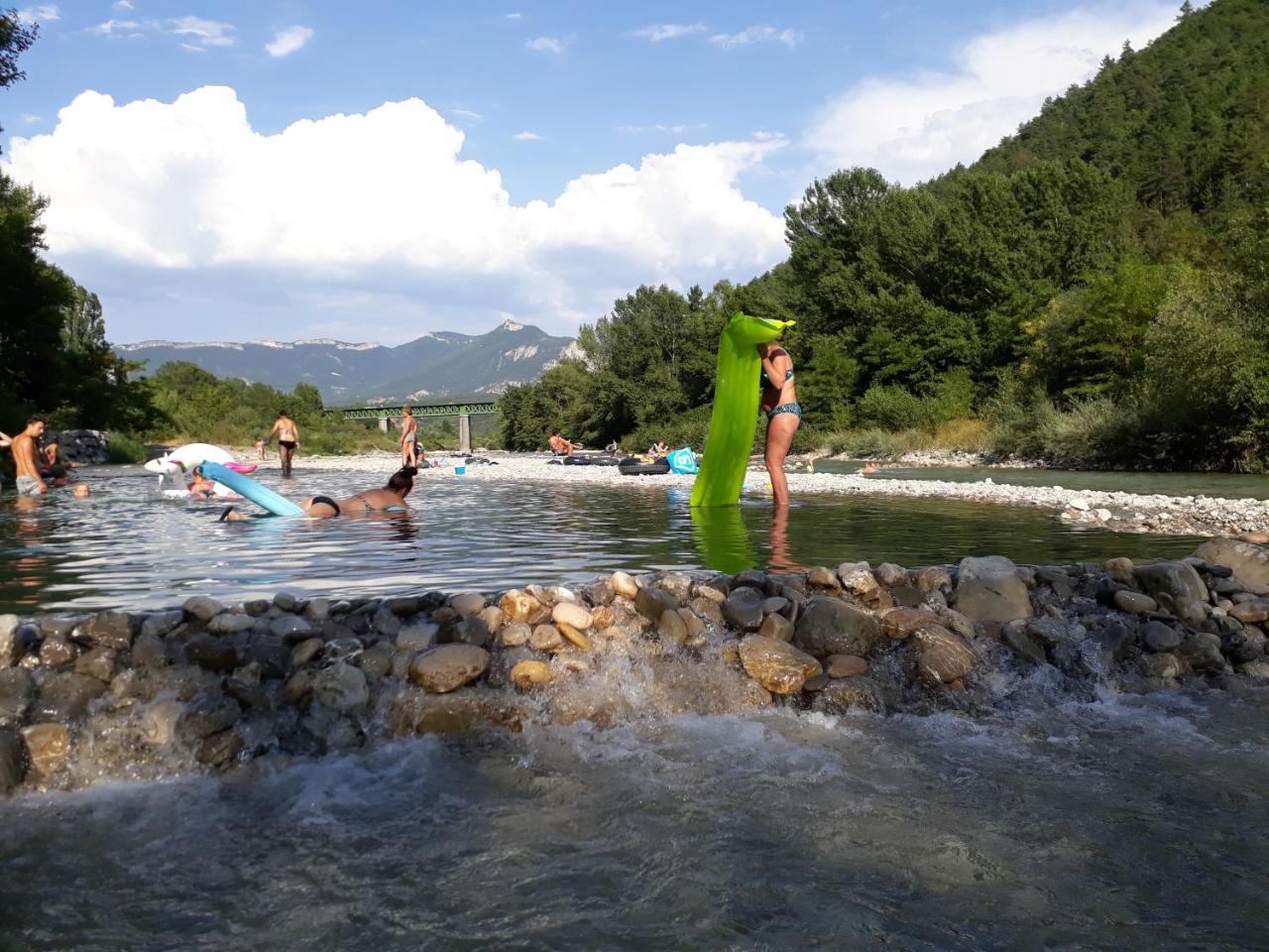 Les Acacias Hotel Vercheny Bagian luar foto